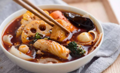 知名麻辣燙出現(xiàn)食品安全問題，如何保障吃的安全？